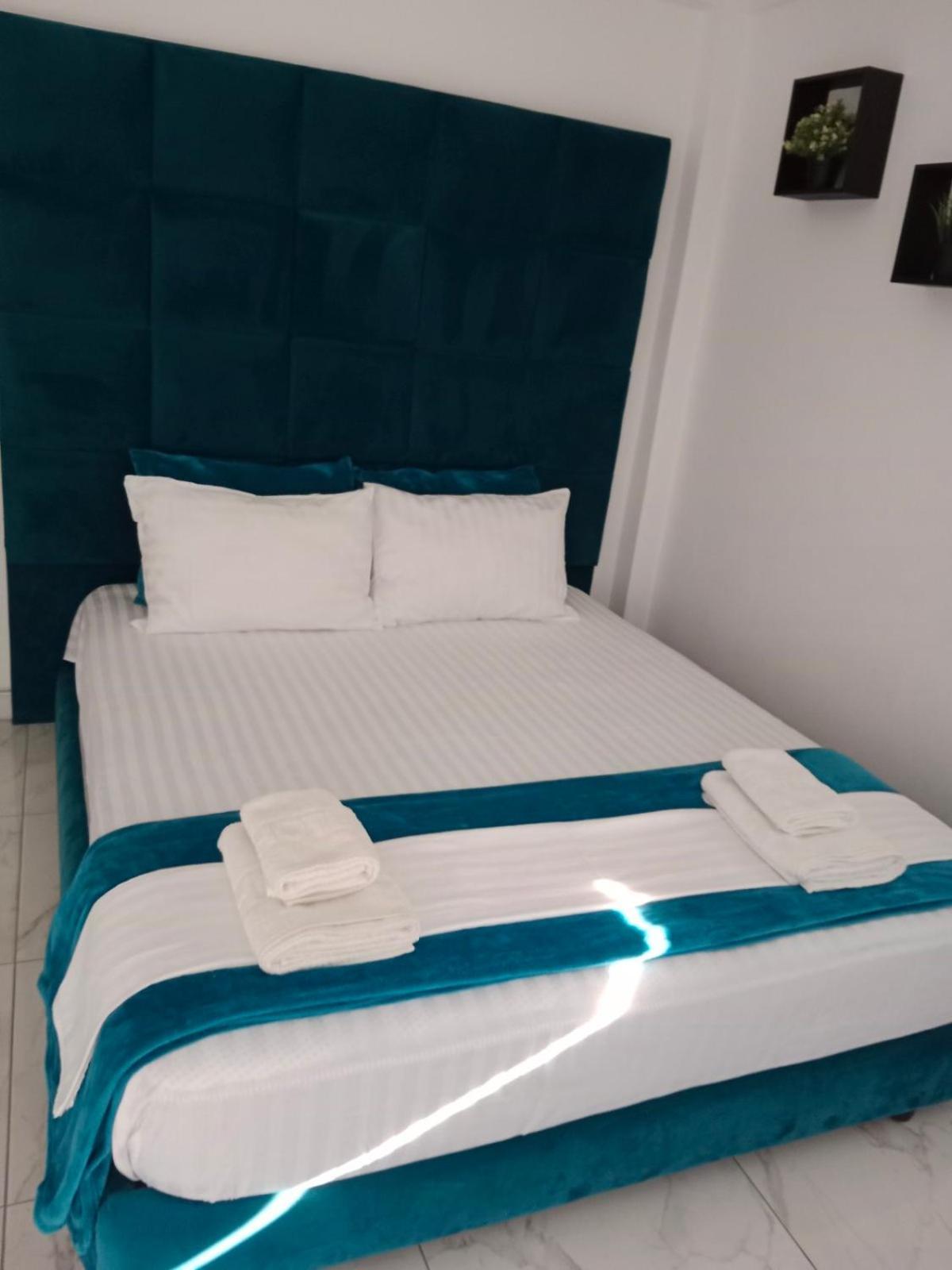 Max Lux The One Apartment Peraia  Bagian luar foto